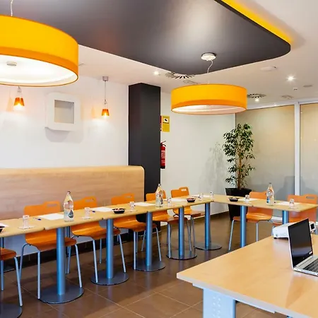 Ibis Budget 3* اوفيدو